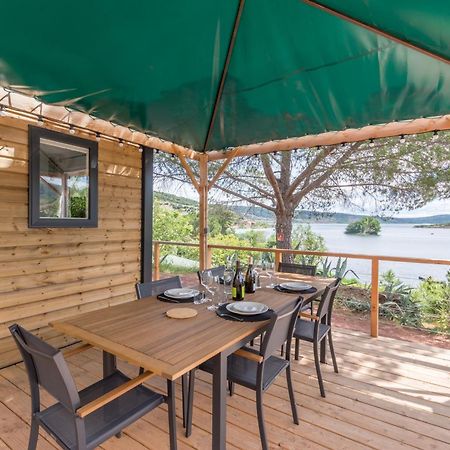 Camping Le Mas De Riri Celles  Zewnętrze zdjęcie