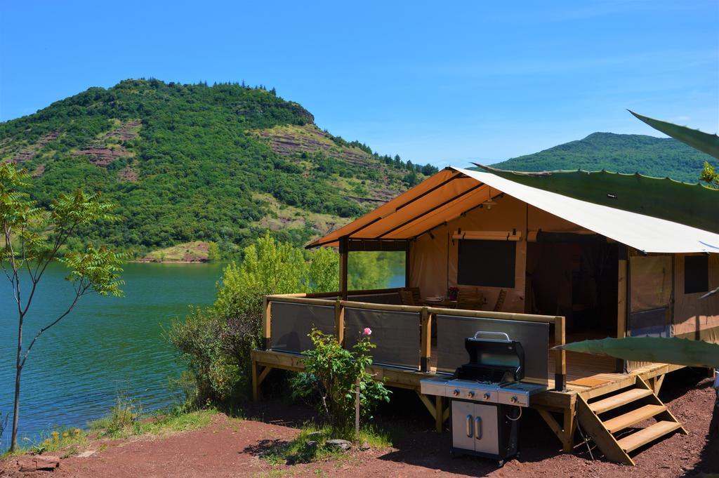 Camping Le Mas De Riri Celles  Zewnętrze zdjęcie